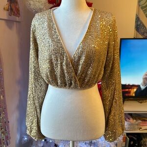 Forever 21 Beautiful Pink Champagne Sequin dressy top! Size M w/ Open Back!